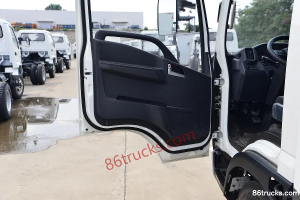 Ouling Jiyun Supreme Edition 150hp 4X2(6 wheels) 4.15m Single Row Van Light Truck (China VI) Cab (2) | 86Trucks