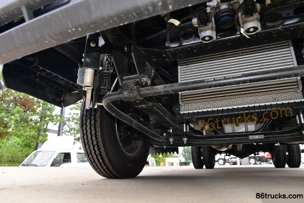 Ouling Jiyun Supreme Edition 150hp 4X2(6 wheels) 4.15m Single Row Van Light Truck (China VI) Chassis (2) | 86Trucks