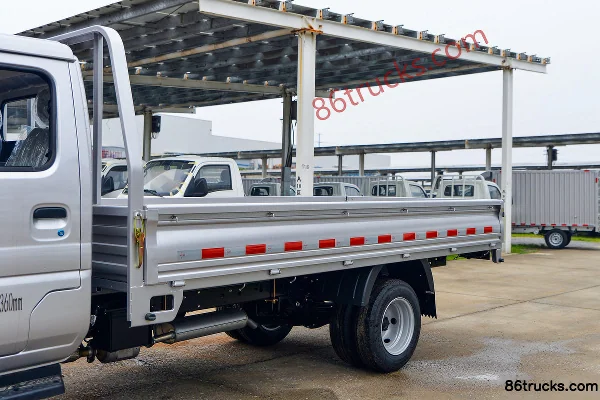 Ouling Fengrui F3 1.6L 122hp 4X2(6 wheels) Gasoline 3.4m Single Row Stake Mini Truck (China VI) Body (1) | 86Trucks