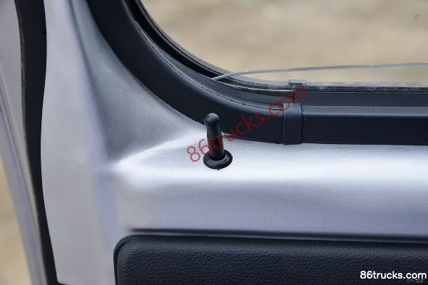 Ouling Fengrui F3 1.6L Platinum Edition 122hp 4X2(6 wheels) Gasoline 3.15m Single Row Van Mini Truck (China VI) Cab (3) | 86Trucks