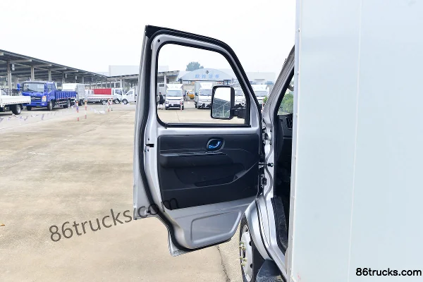 Ouling Fengrui F3 1.6L Platinum Edition 122hp 4X2(6 wheels) Gasoline 3.15m Single Row Van Mini Truck (China VI) Cab (1) | 86Trucks