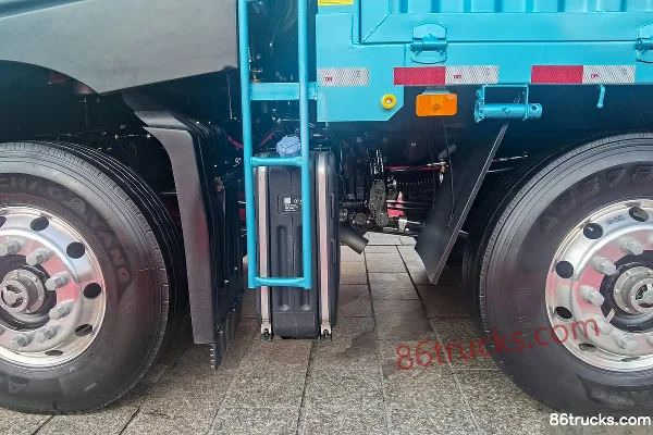 JAC Gallop Xingyao X7 570hp 8X4(12 wheels) 9.4m AMT Automatic Gearbox Stake-side Cargo Truck (China VI) Chassis (1) | 86Trucks