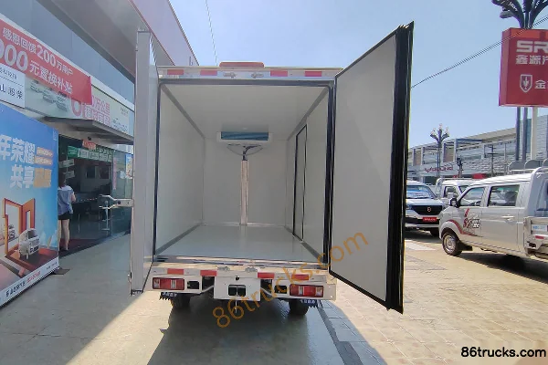 Jinbei Jinka S30 1.6L 123 ch essence 4X2(6 roues) camion frigorifique 3,115 m Châssis (3) | 86Trucks