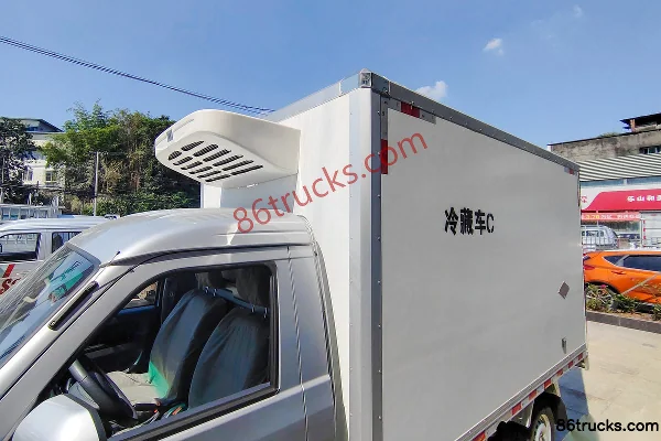 Jinbei Jinka S30 1.6L 123 ch essence 4X2(6 roues) camion frigorifique 3,115 m Châssis (1) | 86Trucks