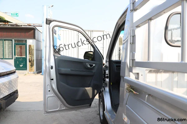 FARIZON Xingxiang F1E 2023 3.0T 3.2m Single Row Pure Electric Stake Mini Truck 41.86kWh 4X2(6 wheels) Interior (1) | 86Trucks
