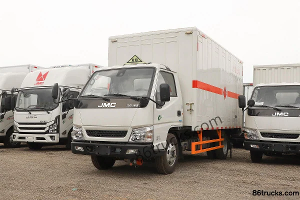 JMC Shunda Narrow Body 122hp 4X2(6 wheels) 4.21m Flammable Gas Van Truck Exterior (3) | 86Trucks