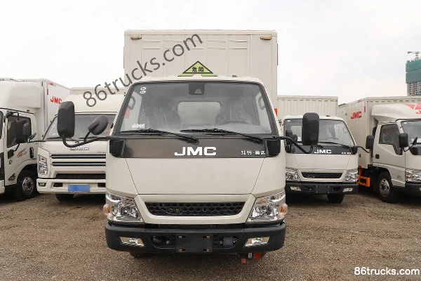 JMC Shunda Narrow Body 122hp 4X2(6 wheels) 4.21m Flammable Gas Van Truck Exterior (2) | 86Trucks