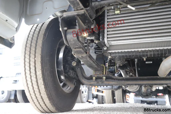 JMC Shunda Narrow Body 122hp 4X2(6 wheels) 4.21m Flammable Gas Van Truck Chassis (2) | 86Trucks