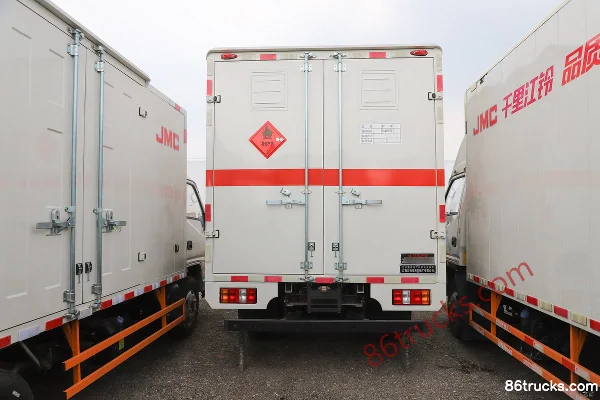 JMC Shunda Narrow Body 122hp 4X2(6 wheels) 4.21m Flammable Gas Van Truck (3) | 86Trucks