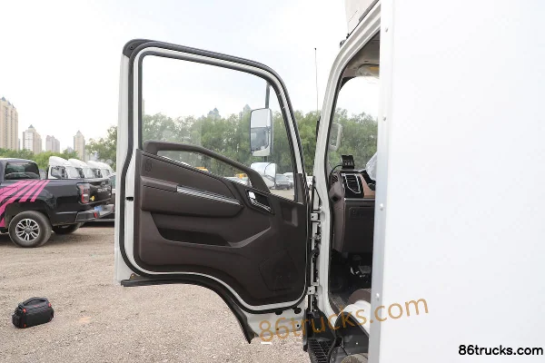 JMC Kaiyun Lanjing 146 ch 4X2(6 roues) 4,02 m camion frigorifique Cabine (1) | 86Trucks
