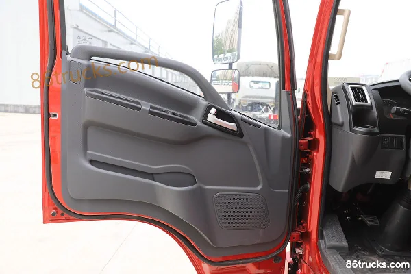 SHACMAN Light Truck Delong K1 170 hp 4X2(6 wheels) 4.18m Single Row Van Light Truck Cab (2) | 86Trucks