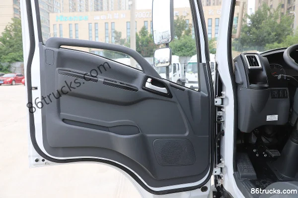 SHACMAN Light Truck Delong K3000 150hp 4X2(6 wheels) 4.17m Container Detachable Light Truck (Xinchangji Brand) Cab (2) | 86Trucks