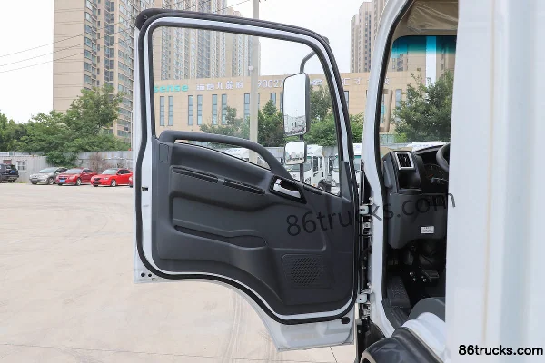 SHACMAN Light Truck Delong K3000 150hp 4X2(6 wheels) 4.17m Container Detachable Light Truck (Xinchangji Brand) Cab (1) | 86Trucks