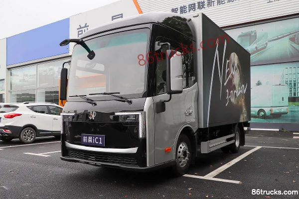 Qianchen Auto iC1 4.5T 4.115m single-row battery-swap pure electric van light truck 4X2(6 wheels) Exterior (3) | 86Trucks