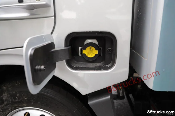 Qianchen Auto iC1 4.5T 4.115m single-row battery-swap pure electric van light truck 4X2(6 wheels) Chassis (3) | 86Trucks