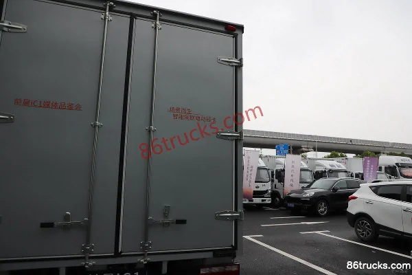 Qianchen Auto iC1 4.5T 4.115m single-row battery-swap pure electric van light truck 4X2(6 wheels) Body (2) | 86Trucks