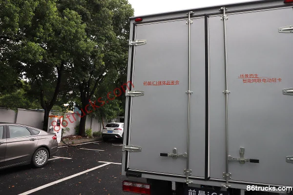 Qianchen Auto iC1 4.5T 4.115m single-row battery-swap pure electric van light truck 4X2(6 wheels) Body (1) | 86Trucks