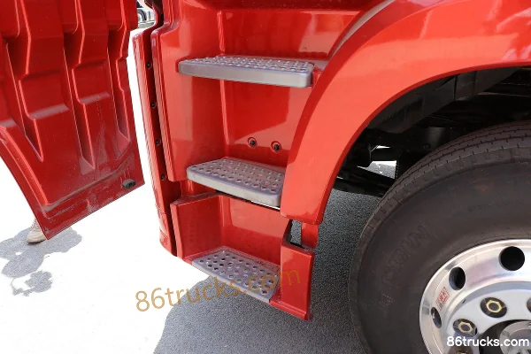 FAW Jiefang Qingdao JH6 Heavy Truck Pilot Edition Four-Season Version 530hp 6X4(10 wheels) LNG tractor truck Cab (3) | 86Trucks