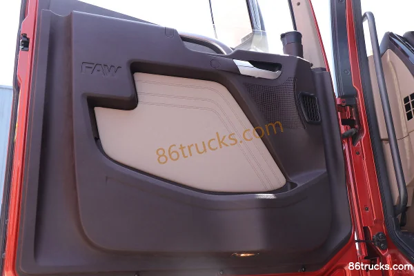 FAW Jiefang Qingdao JH6 Heavy Truck Pilot Edition Four-Season Version 530hp 6X4(10 wheels) LNG tractor truck Cab (2) | 86Trucks