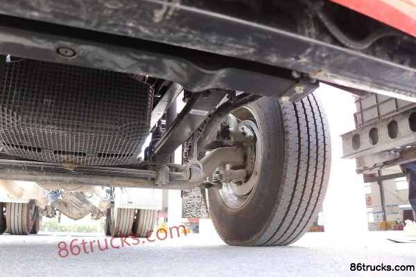 FAW Jiefang Qingdao JH6 Heavy Truck Pilot Edition Four-Season Version 530hp 6X4(10 wheels) LNG tractor truck Chassis (3) | 86Trucks