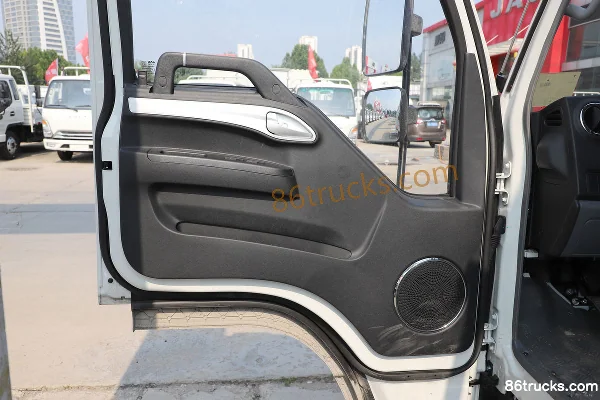 JAC Junling E5 1.8L 130 hp 4X2(6 wheels) Gasoline 3.37m semi-sleeper cab flatbed truck (China VI) (2) | 86Trucks