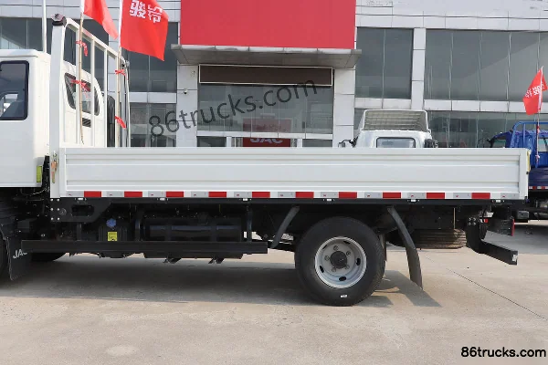JAC Junling E5 1.8L 130 hp 4X2(6 wheels) Gasoline 3.37m semi-sleeper cab flatbed truck (China VI) Body (2) | 86Trucks
