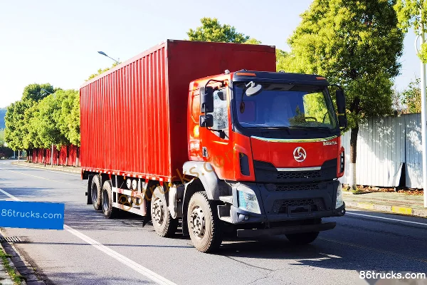 Sanlong Longjiang 270 hp 8X2(10 wheels) 6.8m crew cab cargo truck Exterior