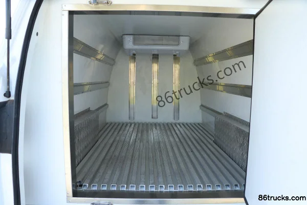 BAW Wangpai M7 144 hp 4X2(6 wheels) 2.0L gasoline refrigerated truck (Orui Yitong brand) Body (3) | 86Trucks
