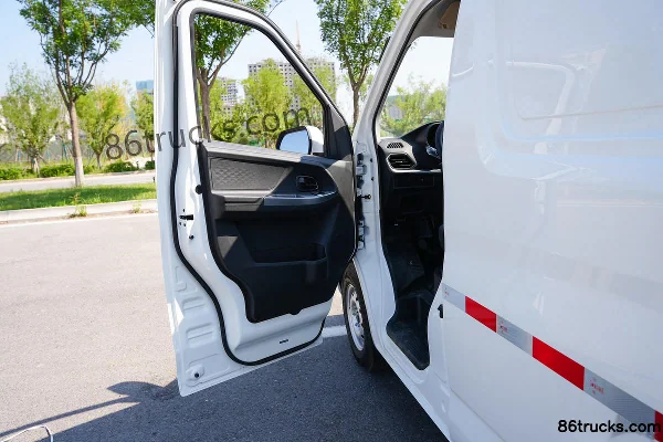 Ankai New Changan Ruixing M60 116hp 1.5L gasoline 2-seat panel van (China VI) Cab (1) | 86Trucks