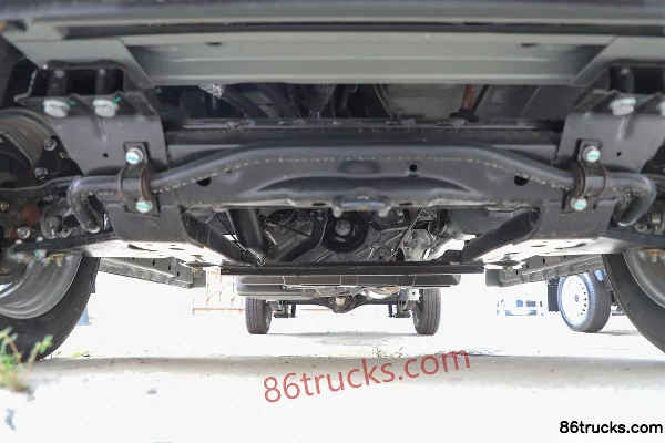 Kairui Youjin T50 1,5 L 116 ch 4X2(6 roues) essence 3,2 m micro-camion à plateaux avec cabine simple Châssis (1) | 86Trucks