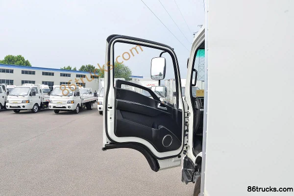 JAC Yunduoduo N6 140 hp 4X2(6 wheels) 4.15m single-row van truck (6-speed) Cab (1) | 86Trucks