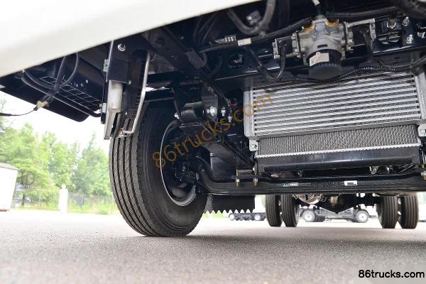 JAC Yunduoduo N6 140 hp 4X2(6 wheels) 4.15m single-row van truck (6-speed) Chassis (2) | 86Trucks