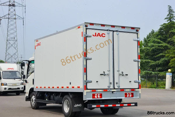 JAC Yunduoduo N6 140 hp 4X2(6 wheels) 4.15m single-row van truck (6-speed) Body (3) | 86Trucks