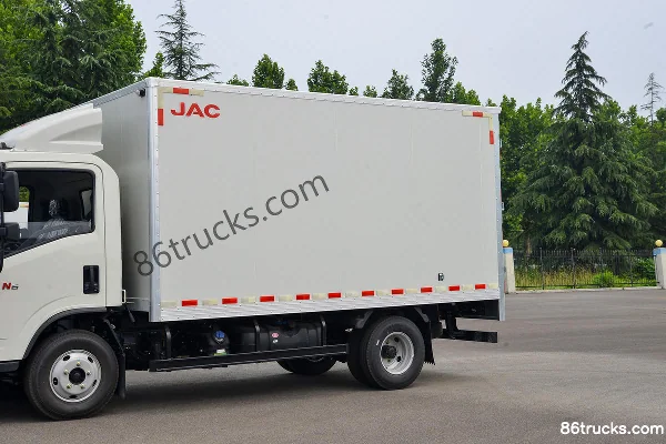 JAC Yunduoduo N6 140 hp 4X2(6 wheels) 4.15m single-row van truck (6-speed) Body (1) | 86Trucks