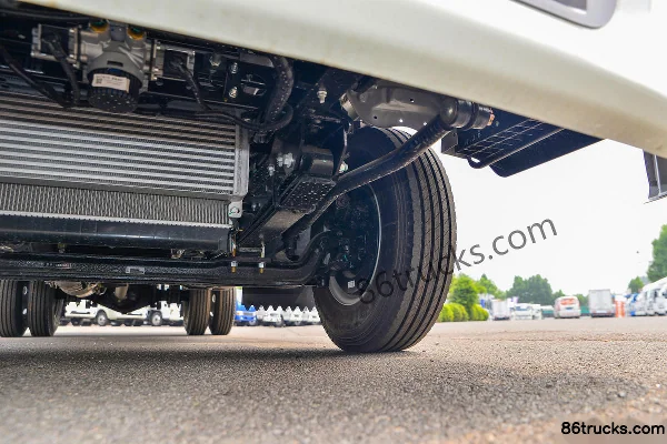 JAC Yunduoduo N6 140 ch 4X2(6 roues) camion léger à ridelles, cabine avec couchette, 3,85 m (6 vitesses) Châssis (3) | 86Trucks