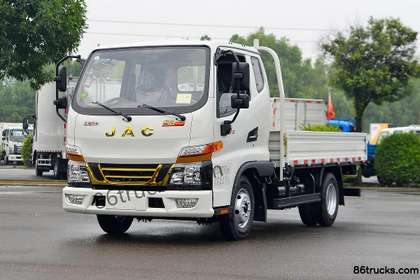 JAC Junling V3 95hp 4X2(6 wheels) 3.8m Semi-Row Flatbed Light Truck Exterior (3) | 86Trucks