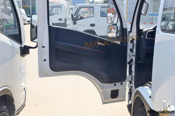 Yuejin Fuxing S100 1.5L 113 hp 4X2(6 wheels) Gasoline 3.62m Semi-row Flatbed Light Truck (China VI) Cab (2) | 86Trucks