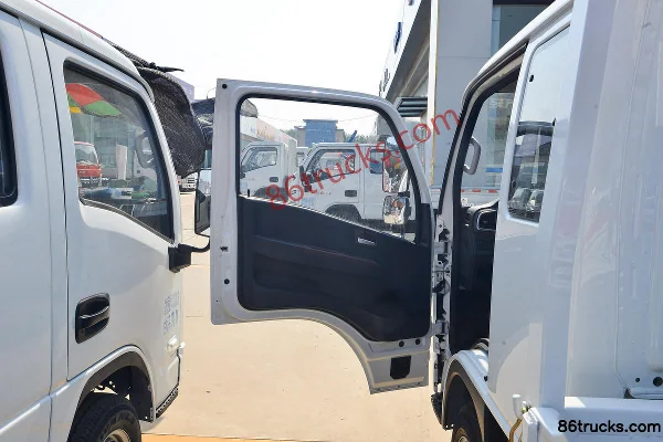 Yuejin Fuxing S100 1.5L 113 hp 4X2(6 wheels) Gasoline 3.62m Semi-row Flatbed Light Truck (China VI) Cab (1) | 86Trucks