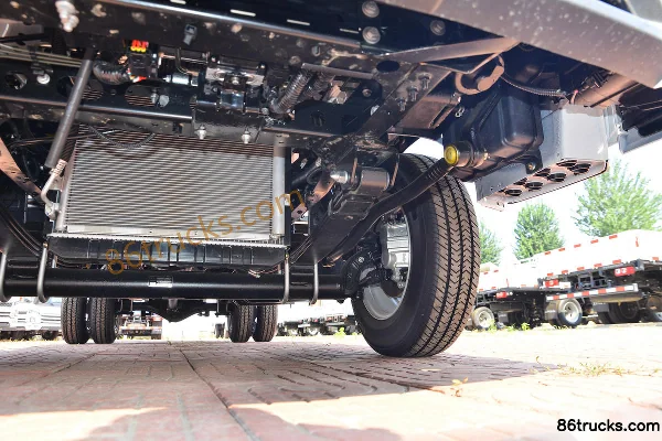 Yuejin Fuxing S100 1.5L 113 hp 4X2(6 wheels) Gasoline 3.62m Semi-row Flatbed Light Truck (China VI) Chassis (3) | 86Trucks