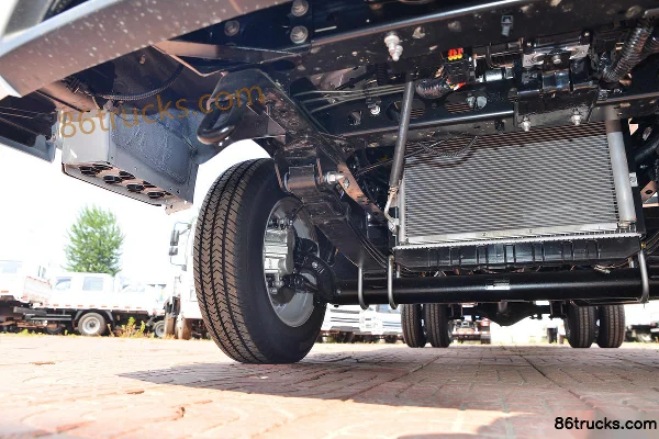Yuejin Fuxing S100 1.5L 113 hp 4X2(6 wheels) Gasoline 3.62m Semi-row Flatbed Light Truck (China VI) Chassis (2) | 86Trucks
