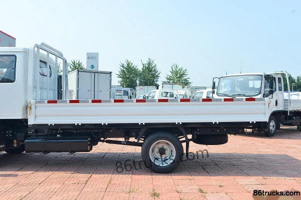 Yuejin Fuxing S100 1.5L 113 hp 4X2(6 wheels) Gasoline 3.62m Semi-row Flatbed Light Truck (China VI) Body (2) | 86Trucks