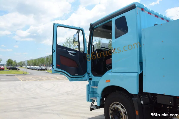 SANY Truck Jiangshan Flat Top 6X4(10 wheels) rechargeable pure electric tractor truck 282kWh Cab (1) | 86Trucks