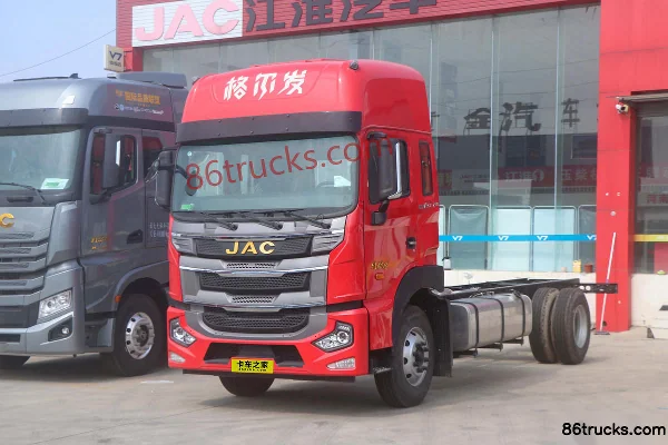 JAC GallopA5XⅢ Medium Truck 260 hp 4X2(6 wheels) 6.8m Stake Truck (China VI) Exterior (3) | 86Trucks