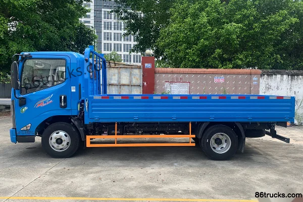 JMC Kaiyun+ Medium Body 129 ch 4X2(6 roues) 4,2 m porteur plateau simple cabine (China VI) Extérieur (3) | 86Trucks