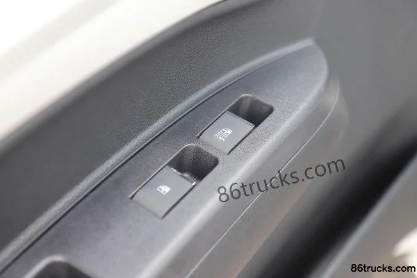 JAC Kangling H3 115hp 4X2(6 wheels) 4.18m single-row flatbed light truck (China VI) Cab (3) | 86Trucks