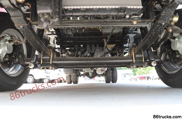 Dongfeng Xiaobawang W18 1.6L 122hp 4X2(6 wheels) 3.7m single-row flatbed micro truck Chassis (1) | 86Trucks
