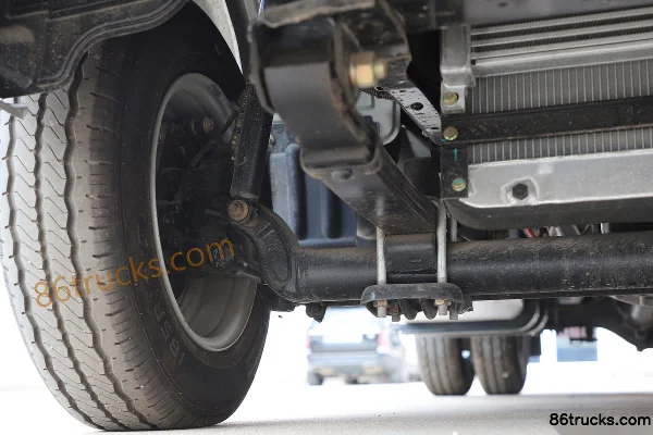 Dongfeng Xiaobawang W17 122 ch 4X2(6 roues) 2,95 m cabine double plateau petit camion Châssis (2) | 86Trucks