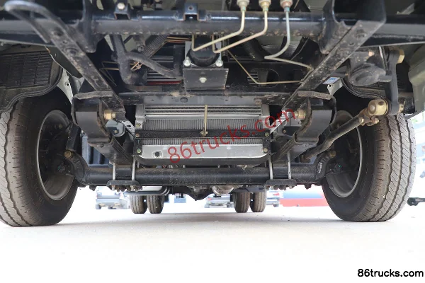 Dongfeng Xiaobawang W17 122 ch 4X2(6 roues) 2,95 m cabine double plateau petit camion Châssis (1) | 86Trucks