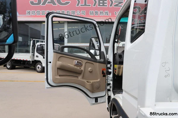 Feidi V3 2.5L Diesel 170 hp 4X2(6 wheels) Changtai 8-speed Air Brake 3.83m Semi-row Flatbed Light Truck Cab (1) | 86Trucks