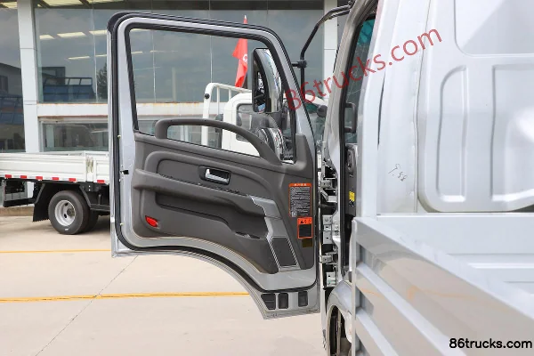 Feidi V3 Series 140hp 4X2(6 wheels) 4.15m Single Row Flatbed Light Truck (6-Speed Gearbox) Cab (1) | 86Trucks